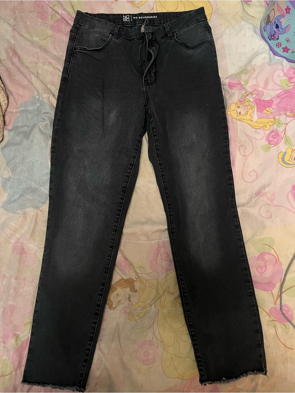 No Boundaries Black Ankle Cropped Stretch Jeans